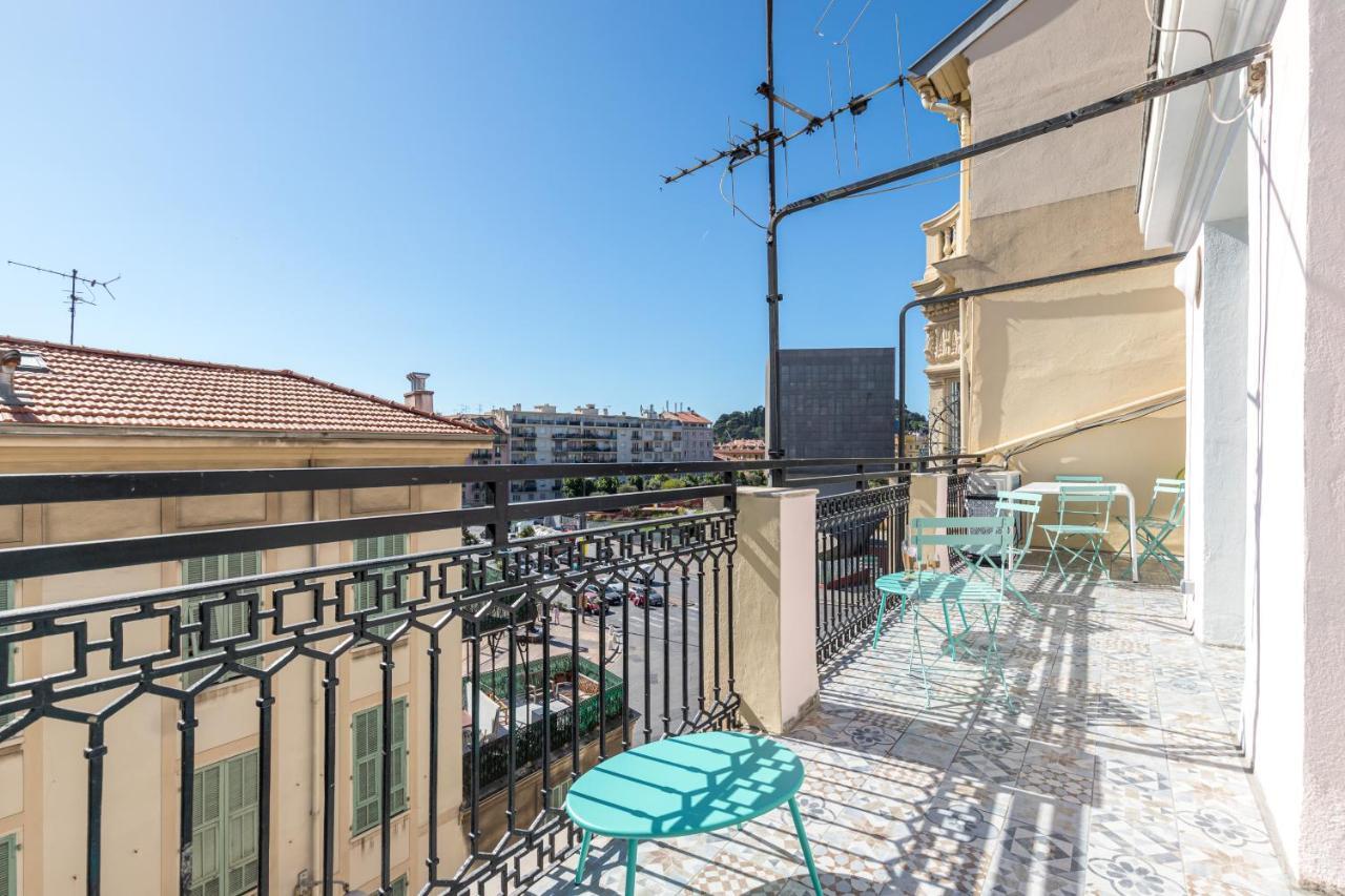 Squared Head-apartment With Terrace In Appartamento